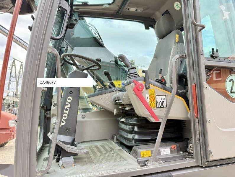 Lopatový nakládač Volvo EWR150E