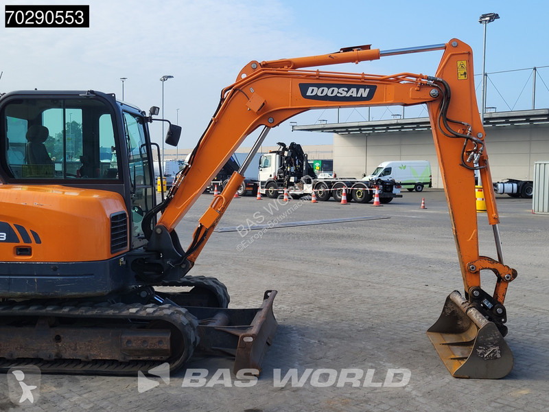 Escavadora Doosan DX63-3