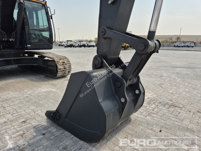جرافة Hyundai R215L