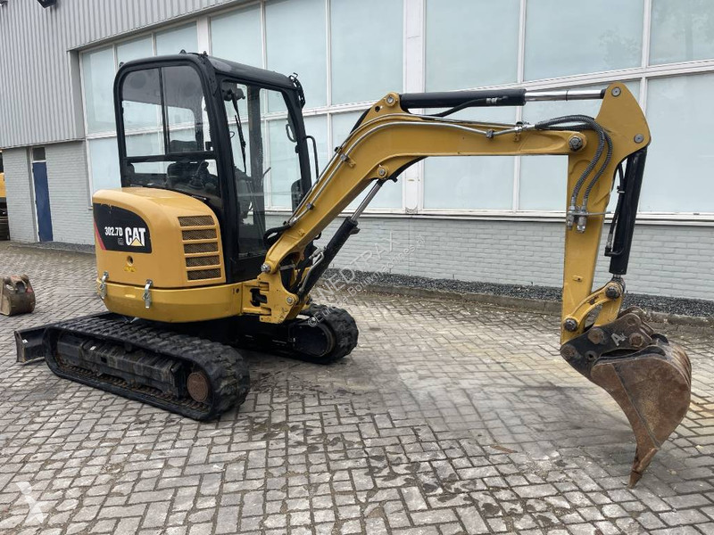 Escavatore Caterpillar 3027 CR  2020  CE