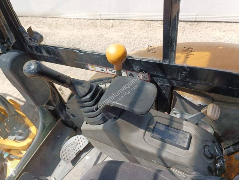 Escavadora JCB 8027