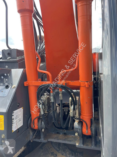 Excavadora Hitachi -3