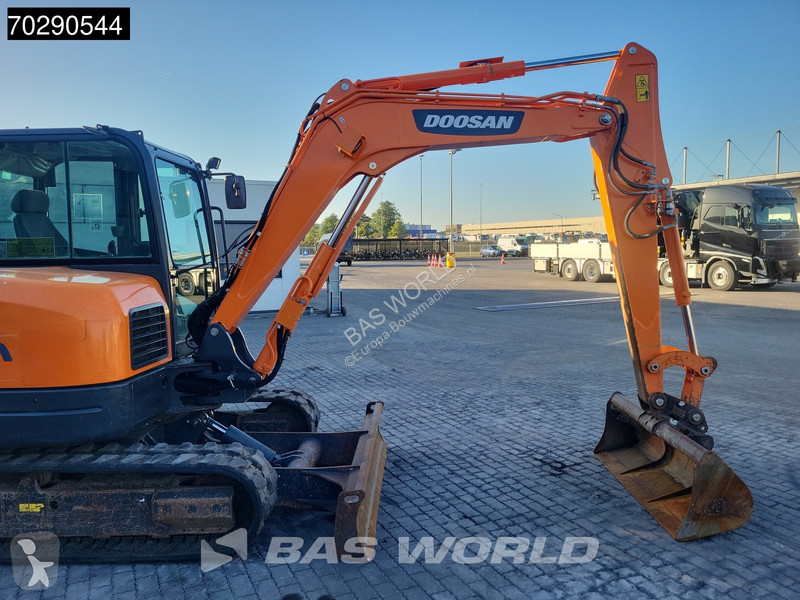 Escavadora Doosan DX63-3