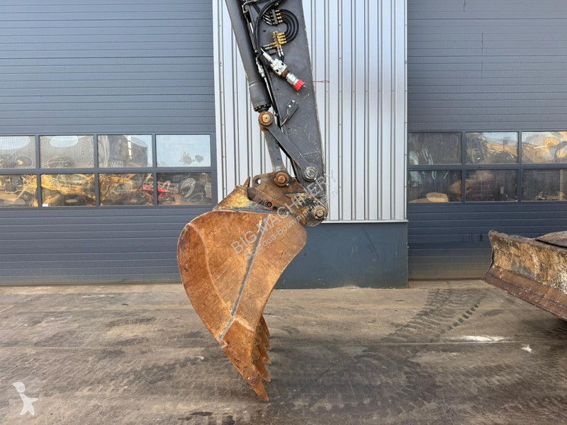 Excavadora Volvo