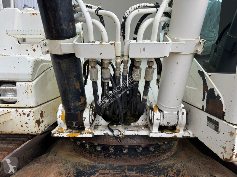 Escavatore Caterpillar