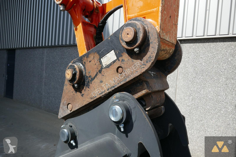 Escavatore Hitachi -6