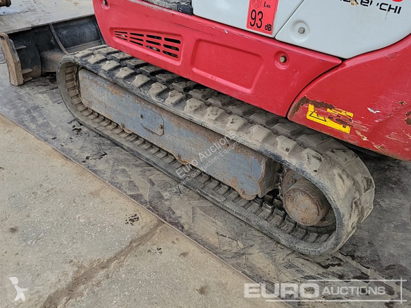 Escavadora Takeuchi TB216