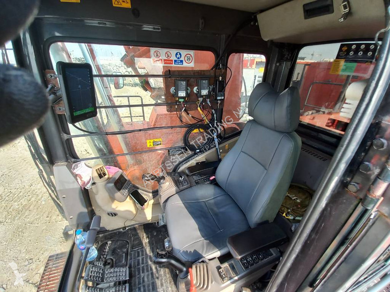 Escavadora Hitachi Longreach 28m (Abu Dhabi)