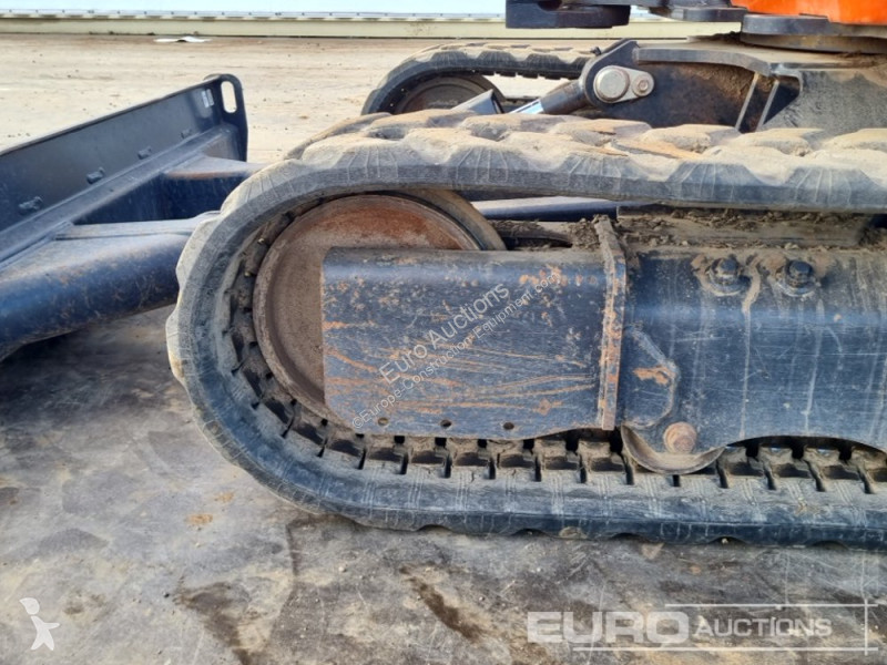 Lopatový nakládač Kubota KX037-4