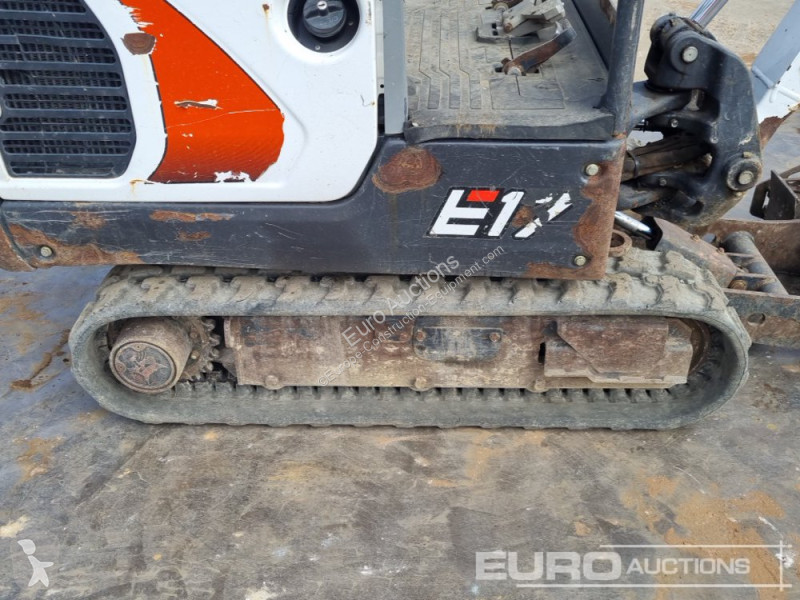Lopatový nakládač Bobcat E17
