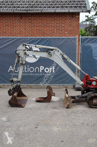 جرافة Takeuchi TB216