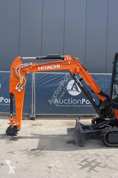 Escavadora Hitachi ZX38U-6 CLR