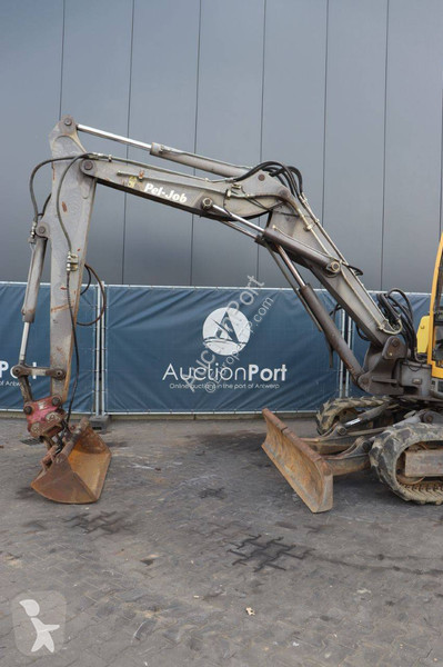 Escavadora Pel Job 233