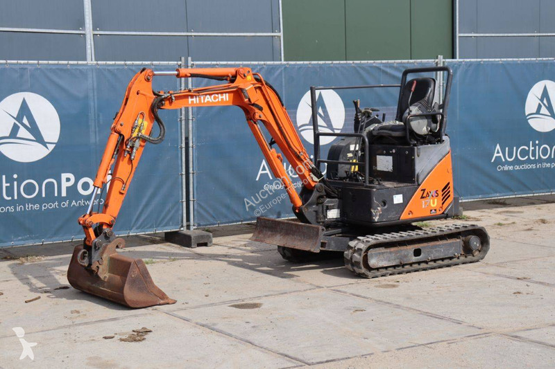Escavatore Hitachi ZX17U