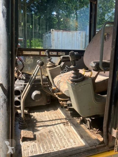 جرافة JCB