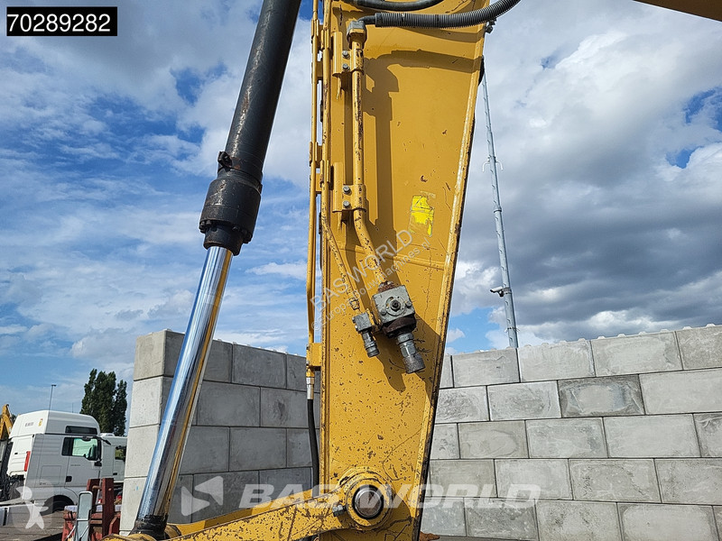 Excavator Caterpillar L