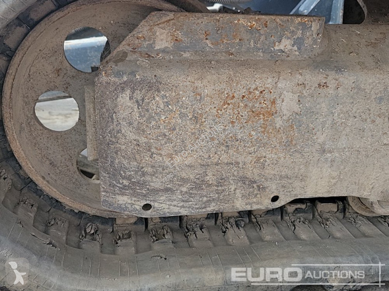 Escavadora Takeuchi TB240