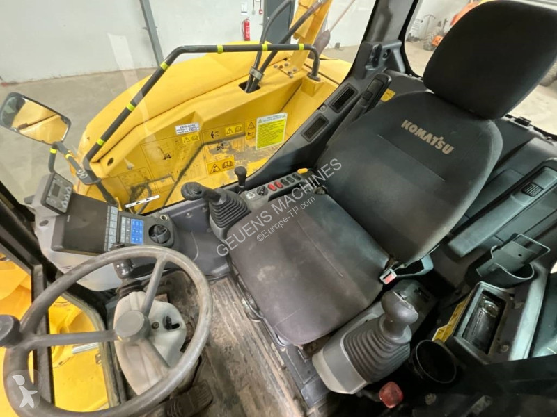 Excavator Komatsu MR-8