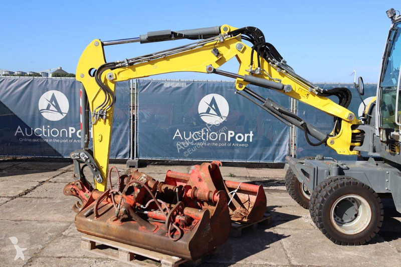 جرافة Neuson EW65