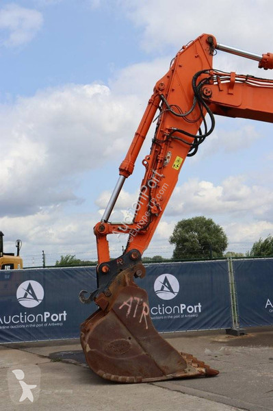 جرافة Hitachi ZX490LCH-6