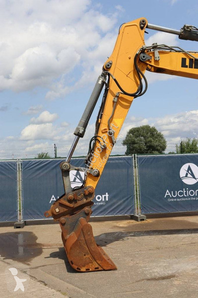 Escavatore Liebherr R922