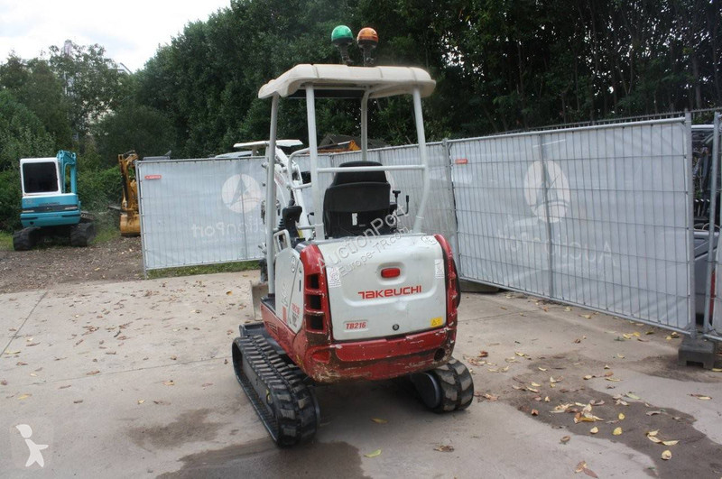 Graafmachine Takeuchi TB216