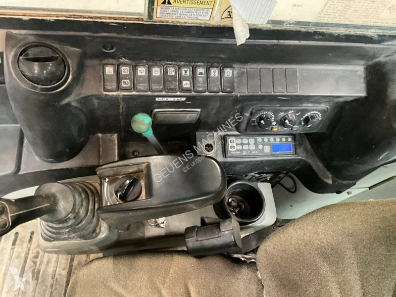 Escavadora Takeuchi