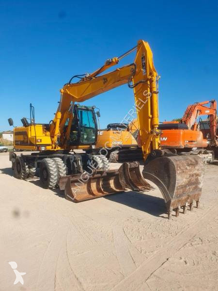 Excavator JCB