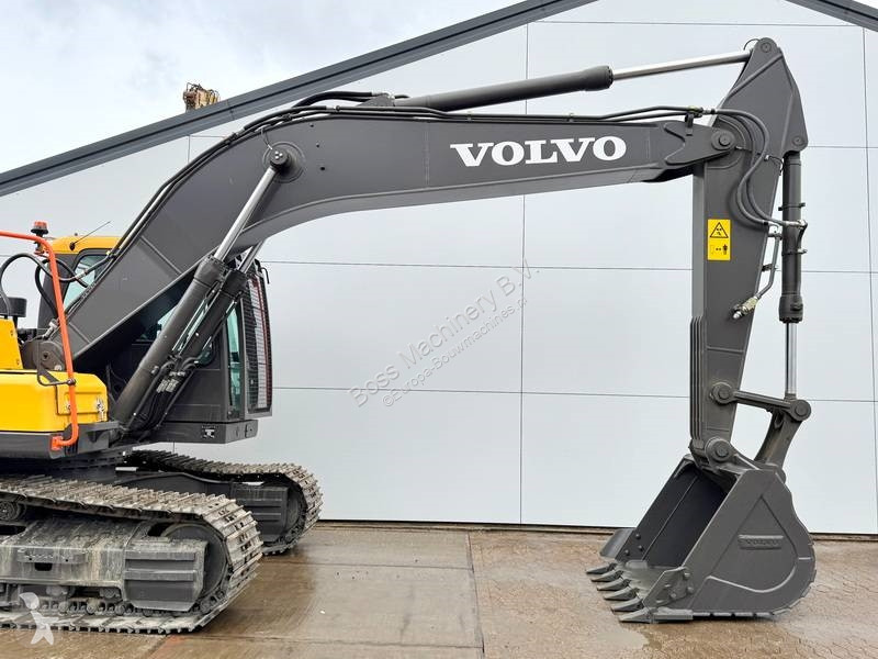 Escavadora Volvo EC220D - EW / UUSED / 2025 Model