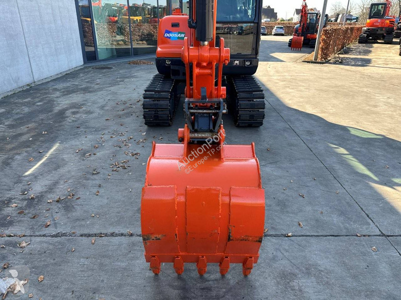 Skovel Doosan -9C