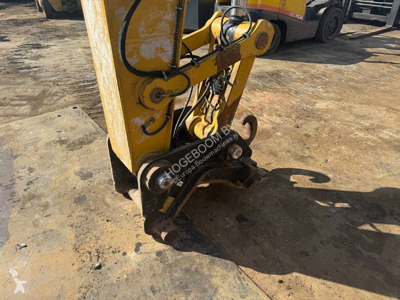 Escavadora Caterpillar