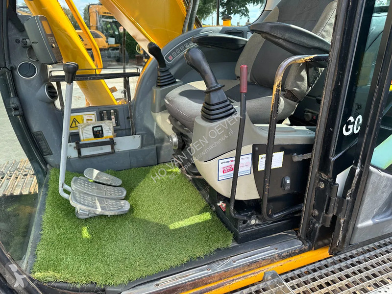 Lopatový nakládač JCB JS190