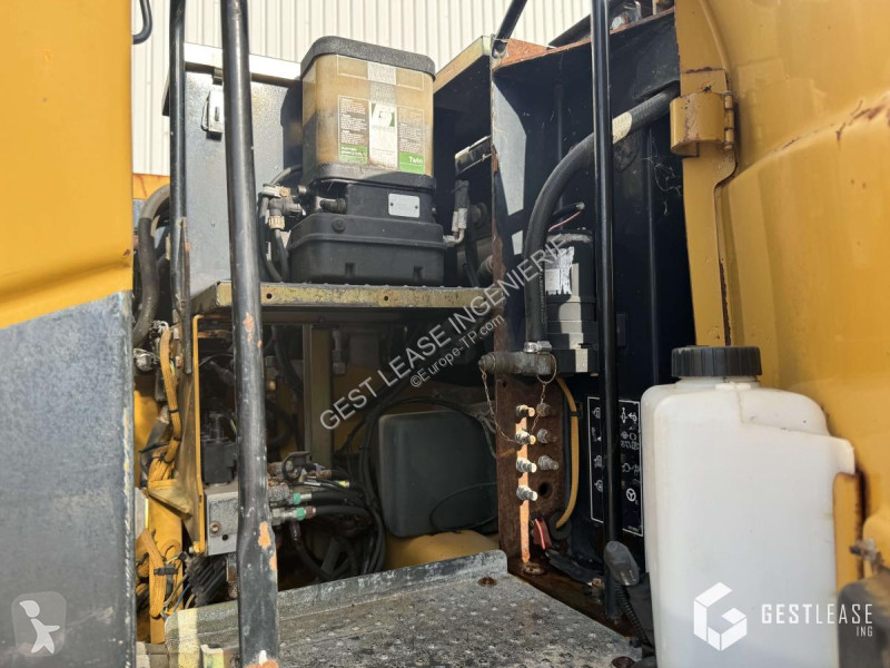 Escavatore Caterpillar D