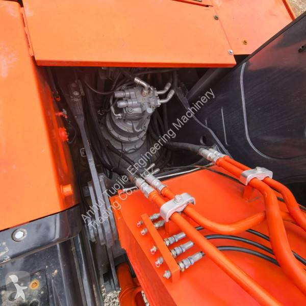 جرافة Hitachi ZAXIS 200