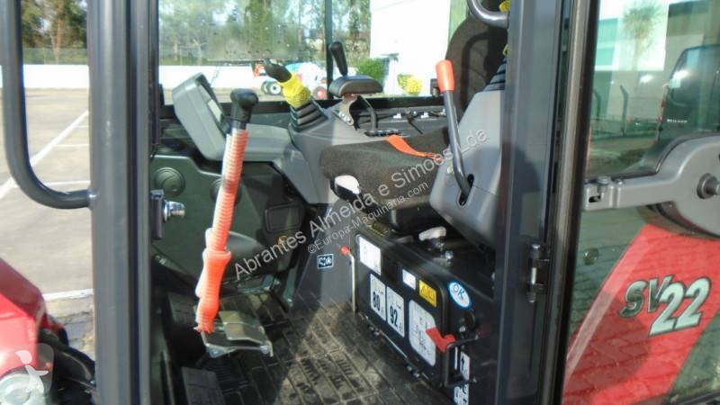 Lopatový nakládač Yanmar SV22