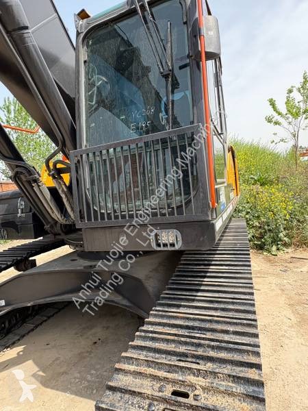 جرافة Volvo EC300