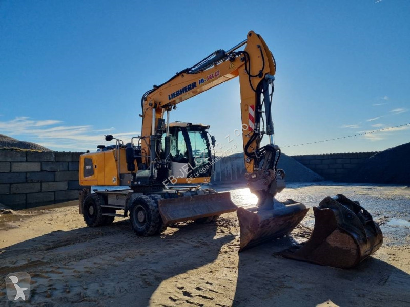 Lopatový nakládač Liebherr A 918