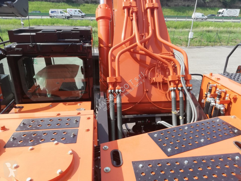 Rýpadlo Hitachi ZX890LCH-7