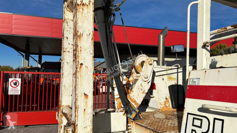جرافة Liebherr RL 22 B