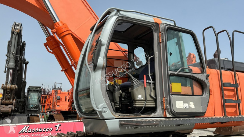 Rýpadlo Hitachi