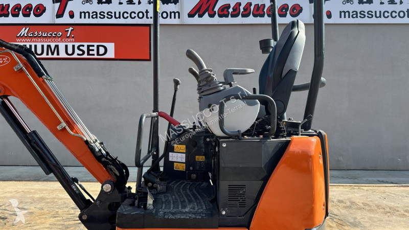 Escavatore Hitachi ZX17U-5A-YR