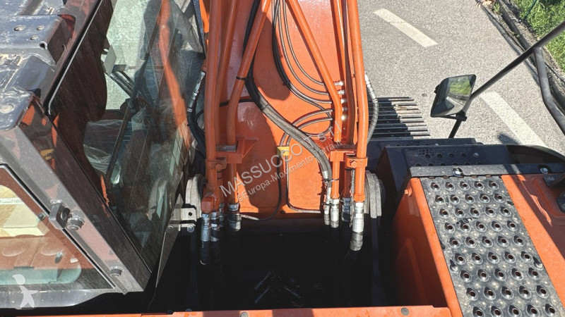 Экскаватор Hitachi 7