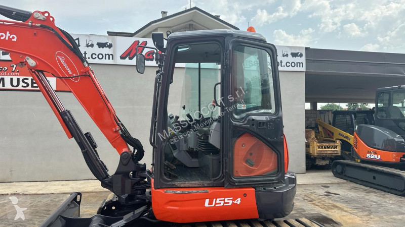 جرافة Kubota