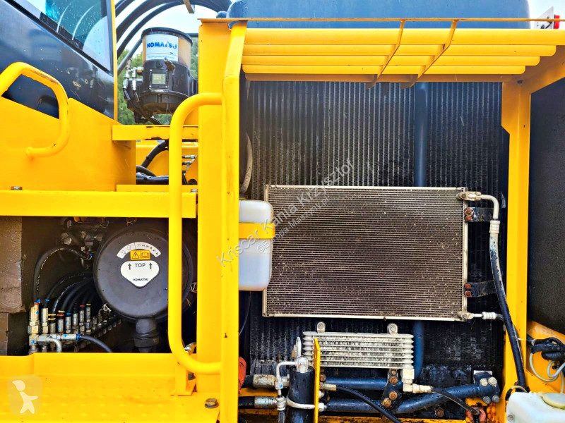 Lopatový nakládač Komatsu - 8 A/C 3 ARMS