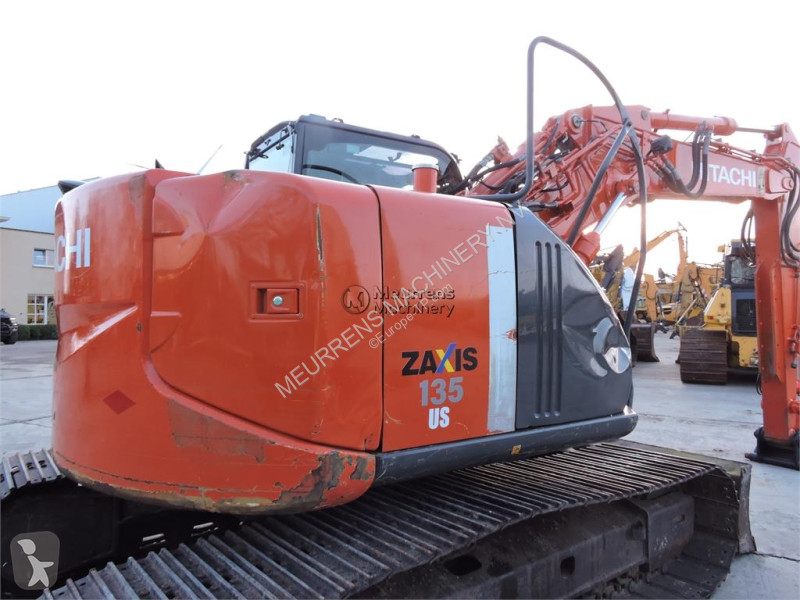 جرافة Hitachi ZX135