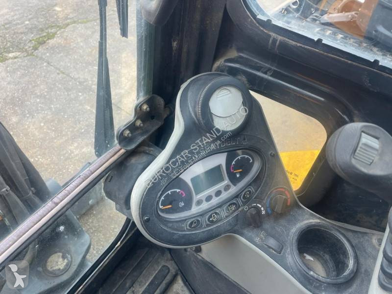 Lopatový nakládač Bobcat E 26