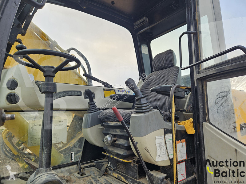 جرافة JCB