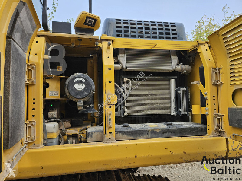 جرافة Komatsu 11