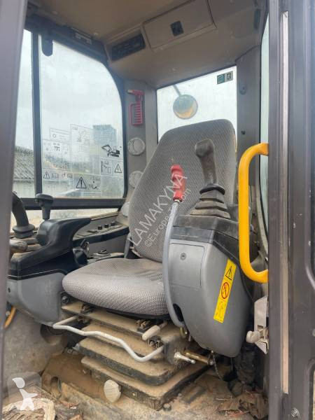 جرافة Volvo ECR88D