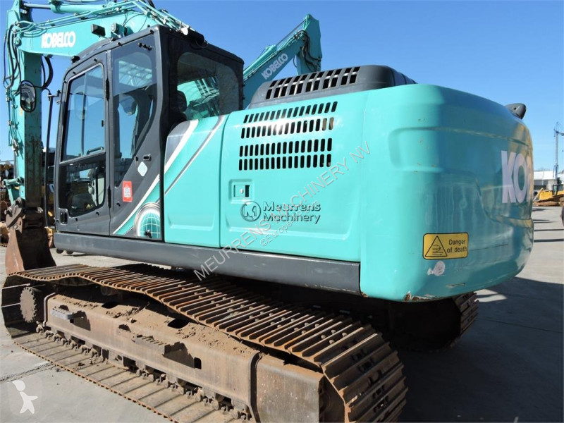 جرافة Kobelco SK210